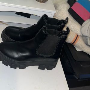 I am selling a size 6 Circus black boots